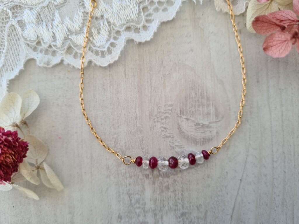 Gemmissime | Ras de cou fait-main en pierres naturelles | Collier Rubis Topaze blanche